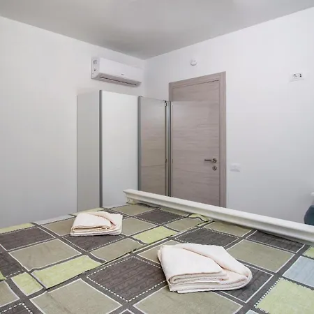 Luxurious In Пула