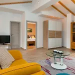 Luxurious In * Pula