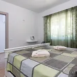 Luxurious In * Pula