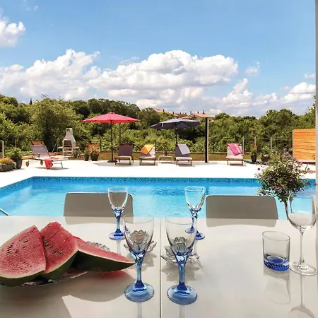 4 Bedroom Stunning In