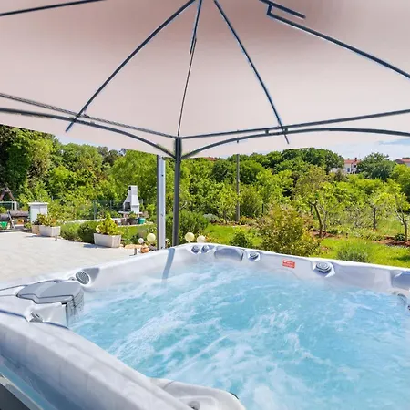 Σπίτι διακοπών Luxurious In Πούλα