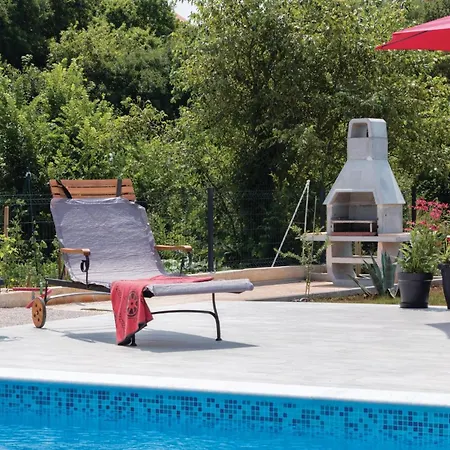 4 Bedroom Stunning In * Pula