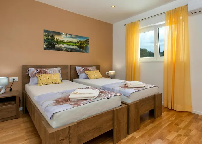 4 Bedroom Stunning In * Pula