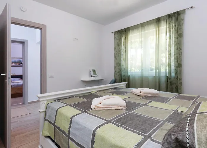 4 Bedroom Stunning In * Pula