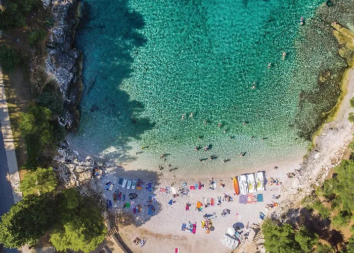 4 Bedroom Stunning In Holiday home