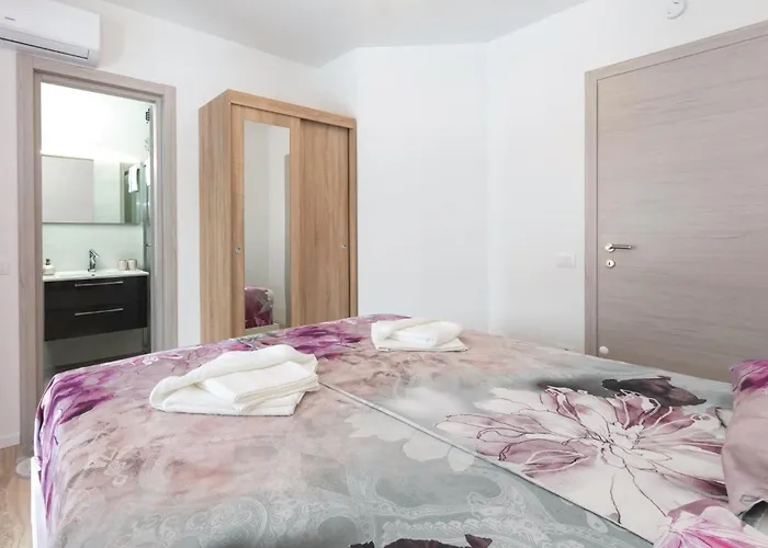 4 Bedroom Stunning In * Pula