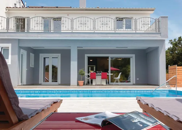 4 Bedroom Stunning In * Pula
